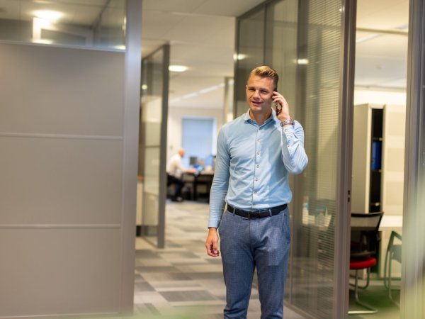 Senior assistent mkb Sjoerd: “Het is super gezellig op kantoor”